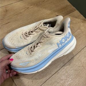 Hoka Clifton 9 | Cream and Blue | Sz 9